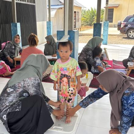 Peduli Kesehatan Warga, Posyandu dan Posbindu Teratai I Desa Tanah Abang Kembali  Digelar
